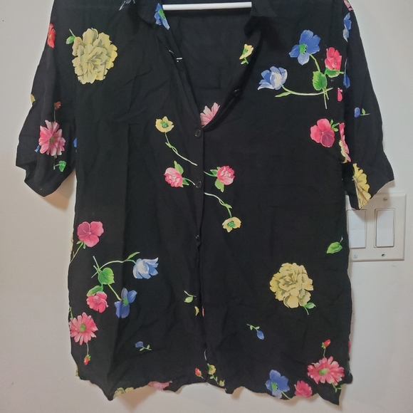 Vintage Black Floral Blouse - Picture 2 of 3